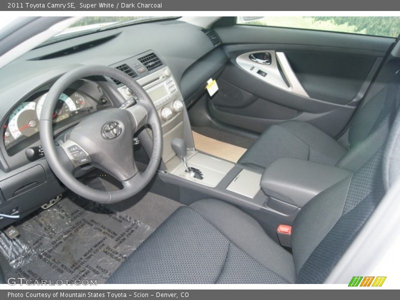Super White / Dark Charcoal 2011 Toyota Camry SE
