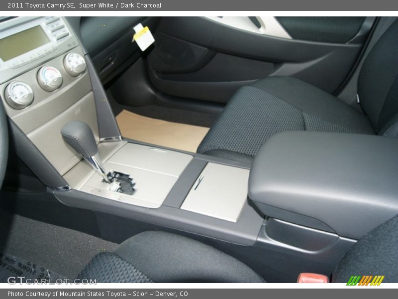 Super White / Dark Charcoal 2011 Toyota Camry SE