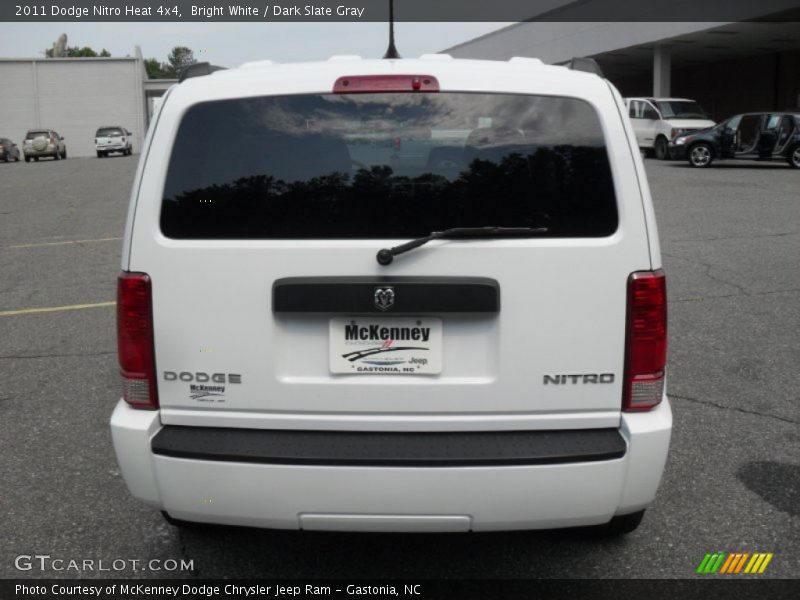 Bright White / Dark Slate Gray 2011 Dodge Nitro Heat 4x4