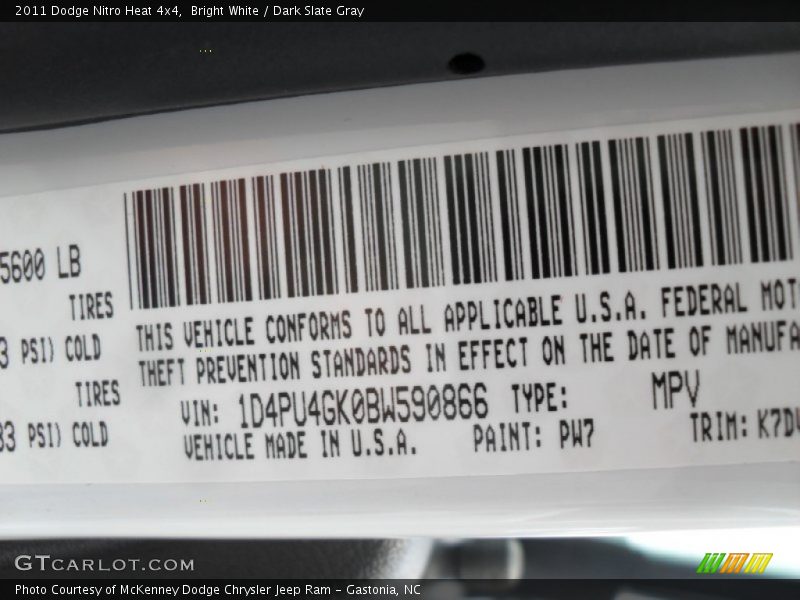 Bright White / Dark Slate Gray 2011 Dodge Nitro Heat 4x4