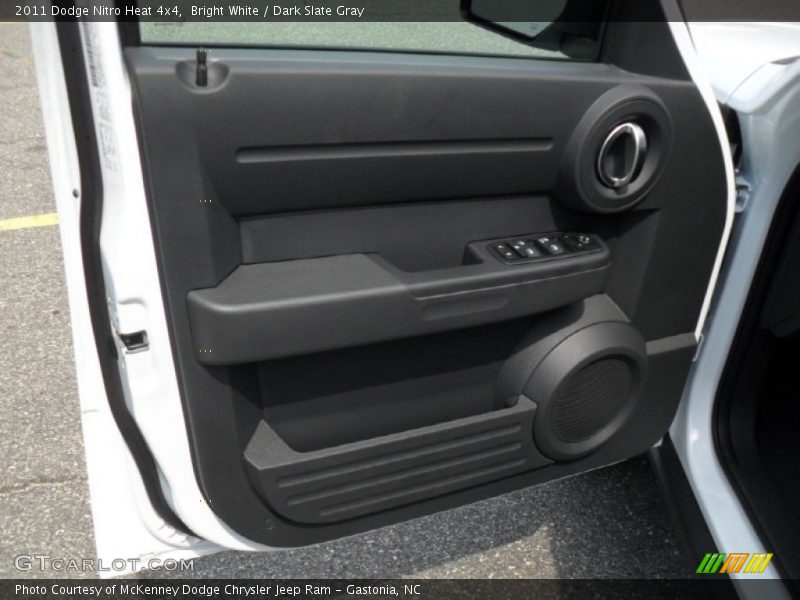 Bright White / Dark Slate Gray 2011 Dodge Nitro Heat 4x4