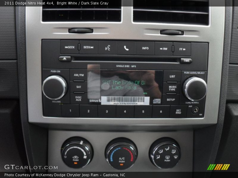 Controls of 2011 Nitro Heat 4x4