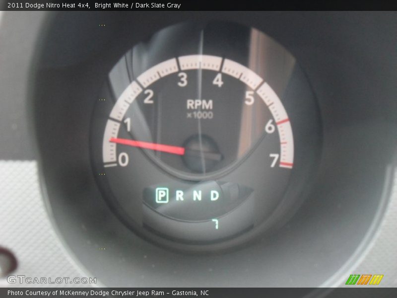 Bright White / Dark Slate Gray 2011 Dodge Nitro Heat 4x4