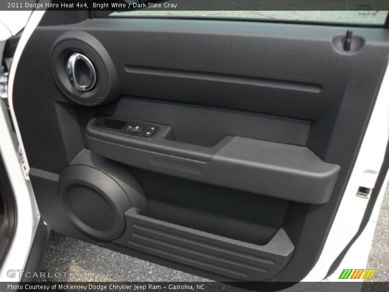 Bright White / Dark Slate Gray 2011 Dodge Nitro Heat 4x4