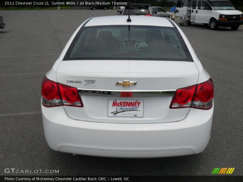 Summit White / Jet Black/Medium Titanium 2011 Chevrolet Cruze LS