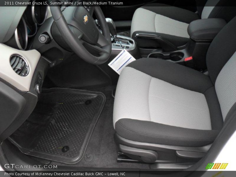 Summit White / Jet Black/Medium Titanium 2011 Chevrolet Cruze LS