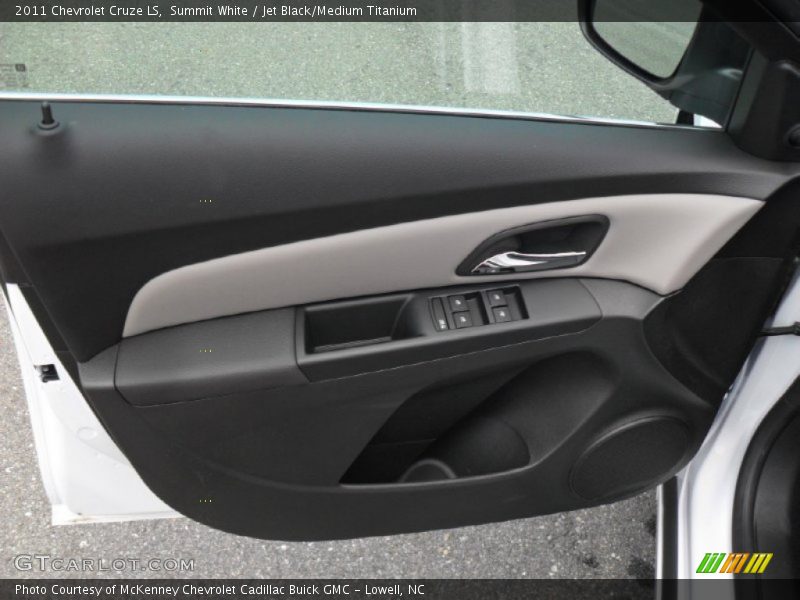 Summit White / Jet Black/Medium Titanium 2011 Chevrolet Cruze LS