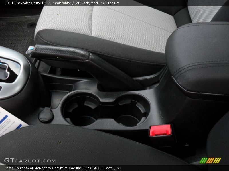 Summit White / Jet Black/Medium Titanium 2011 Chevrolet Cruze LS