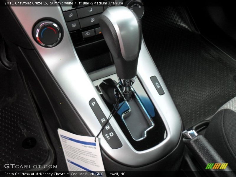 Summit White / Jet Black/Medium Titanium 2011 Chevrolet Cruze LS