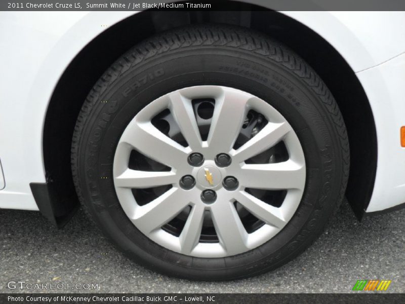 Summit White / Jet Black/Medium Titanium 2011 Chevrolet Cruze LS