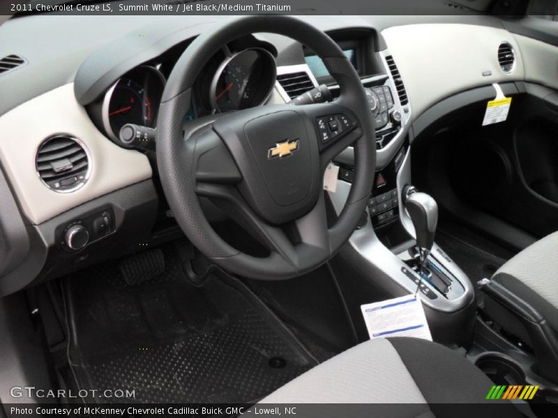 Summit White / Jet Black/Medium Titanium 2011 Chevrolet Cruze LS