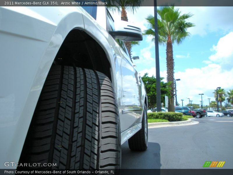 Arctic White / Almond/Black 2011 Mercedes-Benz GLK 350