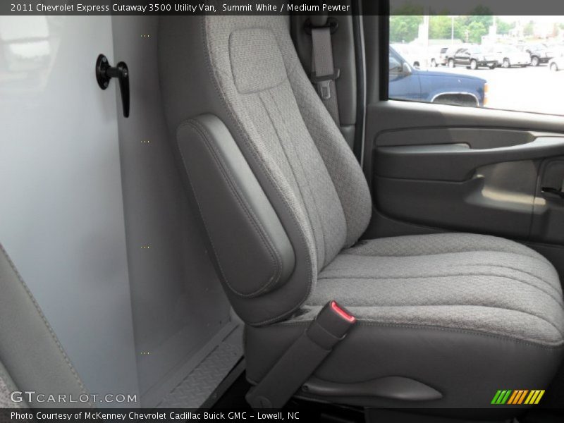Summit White / Medium Pewter 2011 Chevrolet Express Cutaway 3500 Utility Van
