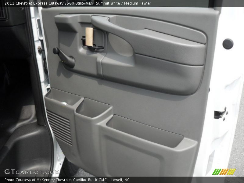 Summit White / Medium Pewter 2011 Chevrolet Express Cutaway 3500 Utility Van