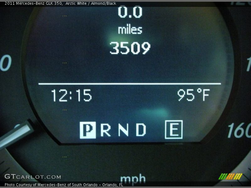Arctic White / Almond/Black 2011 Mercedes-Benz GLK 350