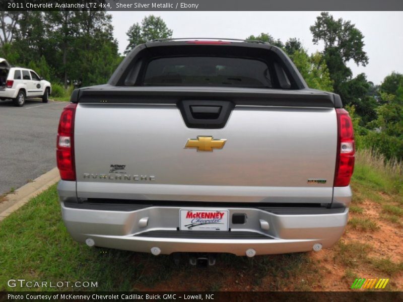 Sheer Silver Metallic / Ebony 2011 Chevrolet Avalanche LTZ 4x4