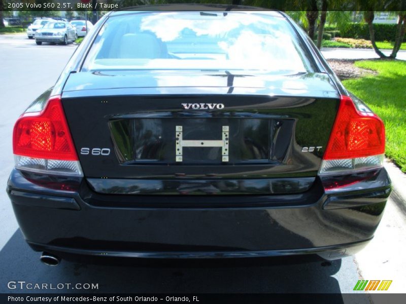 Black / Taupe 2005 Volvo S60 2.5T