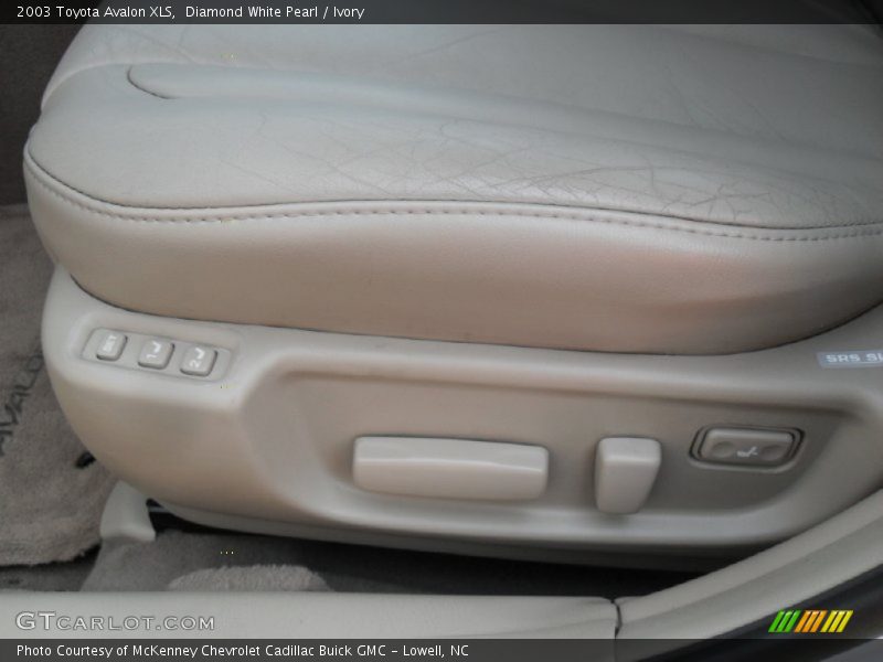 Diamond White Pearl / Ivory 2003 Toyota Avalon XLS