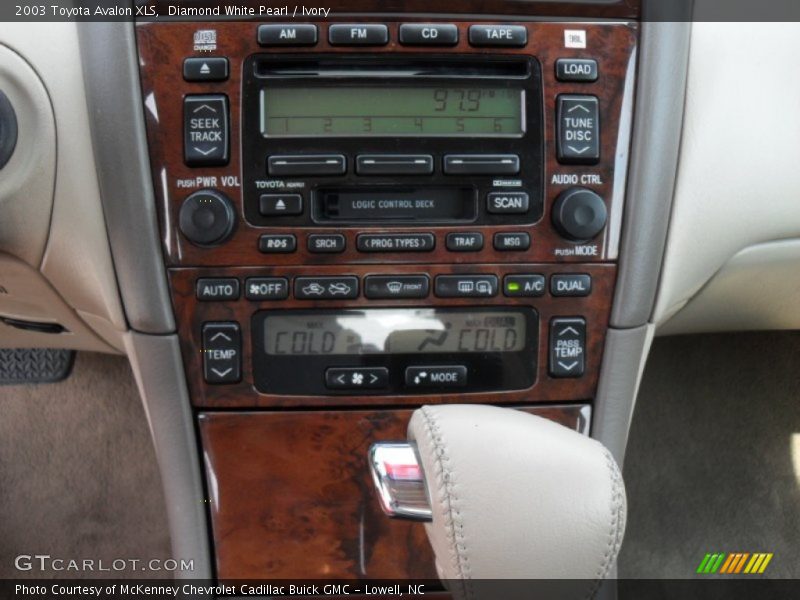 Diamond White Pearl / Ivory 2003 Toyota Avalon XLS