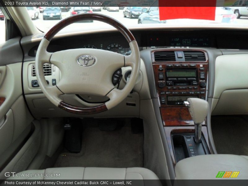 Diamond White Pearl / Ivory 2003 Toyota Avalon XLS