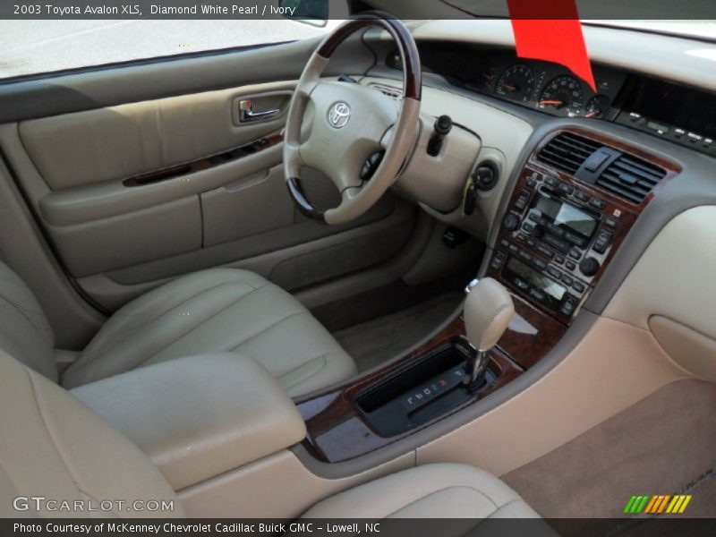 Diamond White Pearl / Ivory 2003 Toyota Avalon XLS