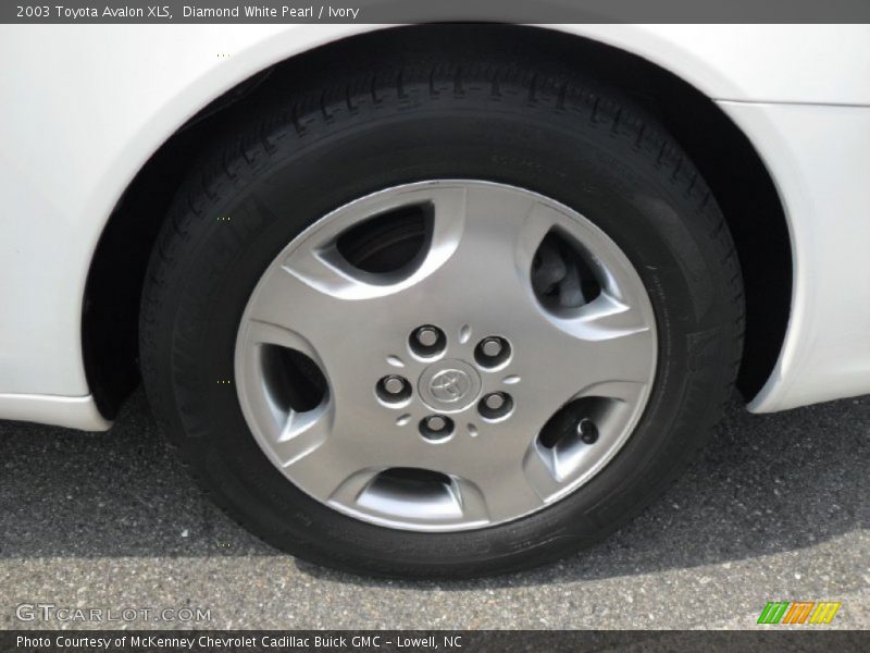 Diamond White Pearl / Ivory 2003 Toyota Avalon XLS