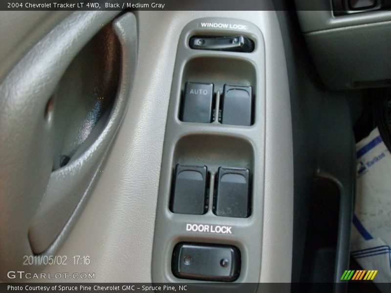 Controls of 2004 Tracker LT 4WD