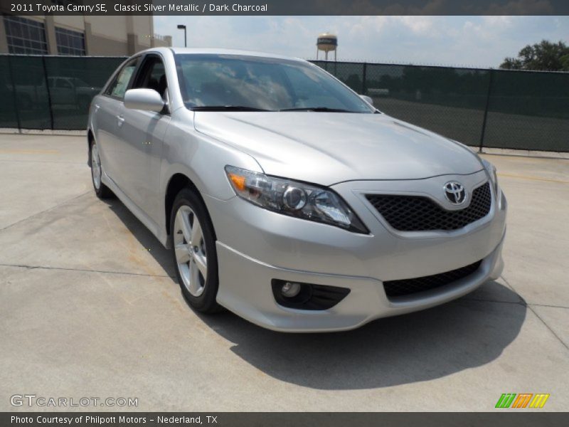 Classic Silver Metallic / Dark Charcoal 2011 Toyota Camry SE