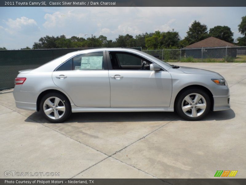 Classic Silver Metallic / Dark Charcoal 2011 Toyota Camry SE