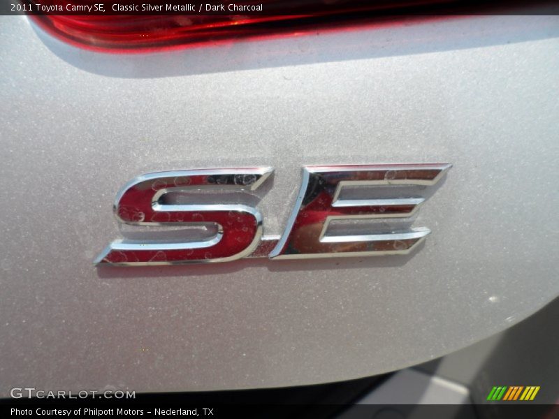 Classic Silver Metallic / Dark Charcoal 2011 Toyota Camry SE