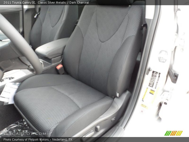 Classic Silver Metallic / Dark Charcoal 2011 Toyota Camry SE
