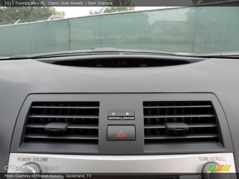 Classic Silver Metallic / Dark Charcoal 2011 Toyota Camry SE