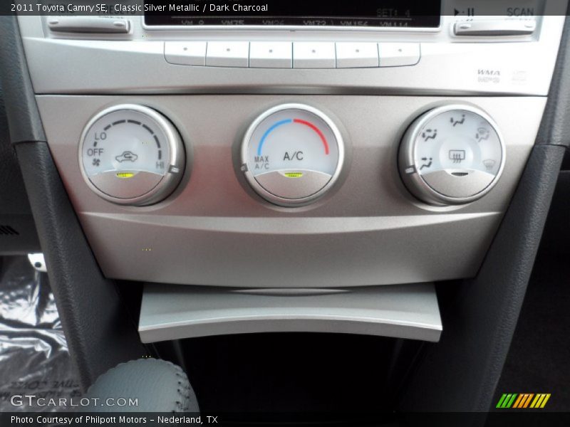 Classic Silver Metallic / Dark Charcoal 2011 Toyota Camry SE