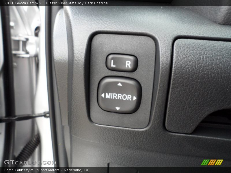 Classic Silver Metallic / Dark Charcoal 2011 Toyota Camry SE