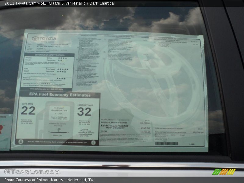 Classic Silver Metallic / Dark Charcoal 2011 Toyota Camry SE