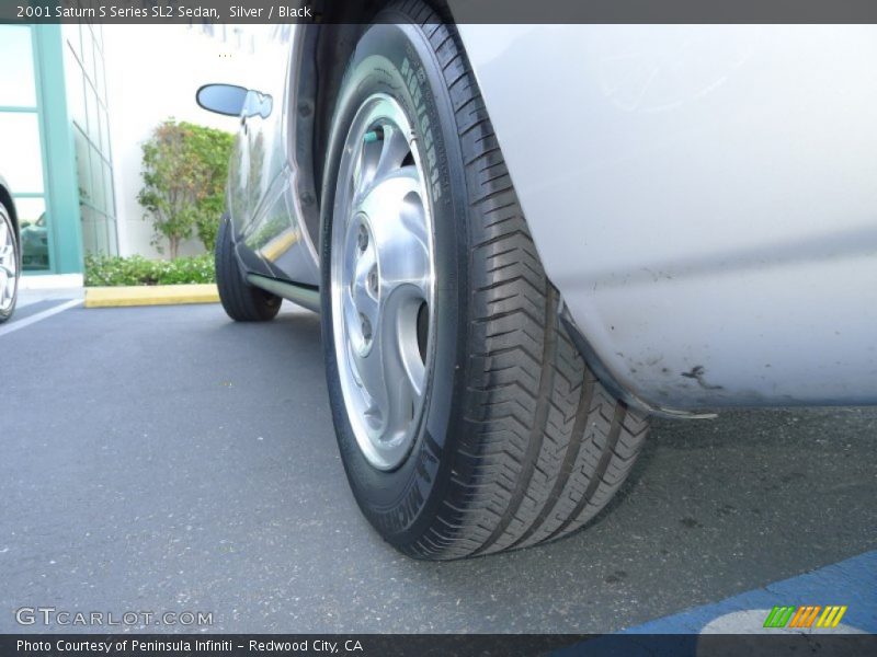 Silver / Black 2001 Saturn S Series SL2 Sedan