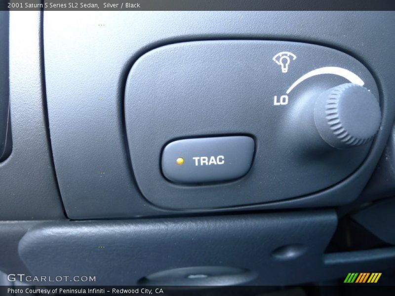 Silver / Black 2001 Saturn S Series SL2 Sedan