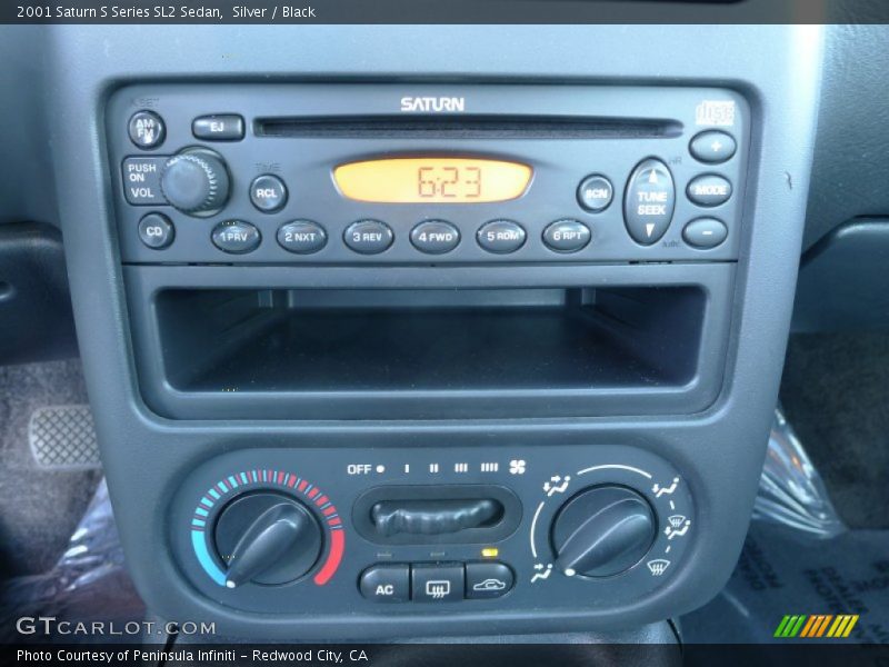 Controls of 2001 S Series SL2 Sedan