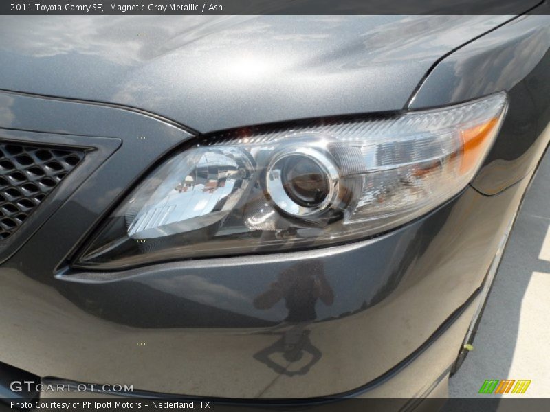 Magnetic Gray Metallic / Ash 2011 Toyota Camry SE