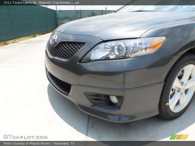 Magnetic Gray Metallic / Ash 2011 Toyota Camry SE