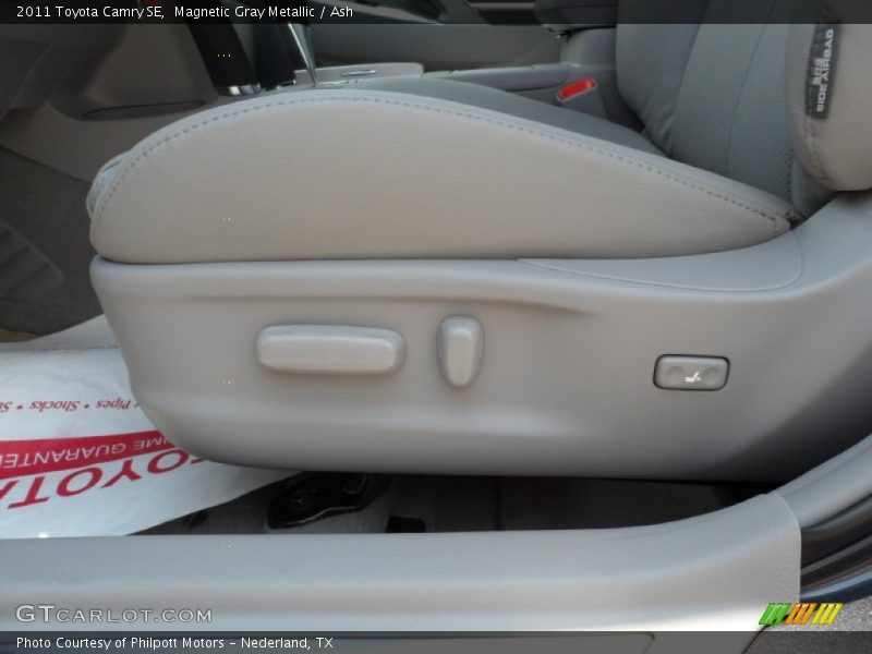 Magnetic Gray Metallic / Ash 2011 Toyota Camry SE