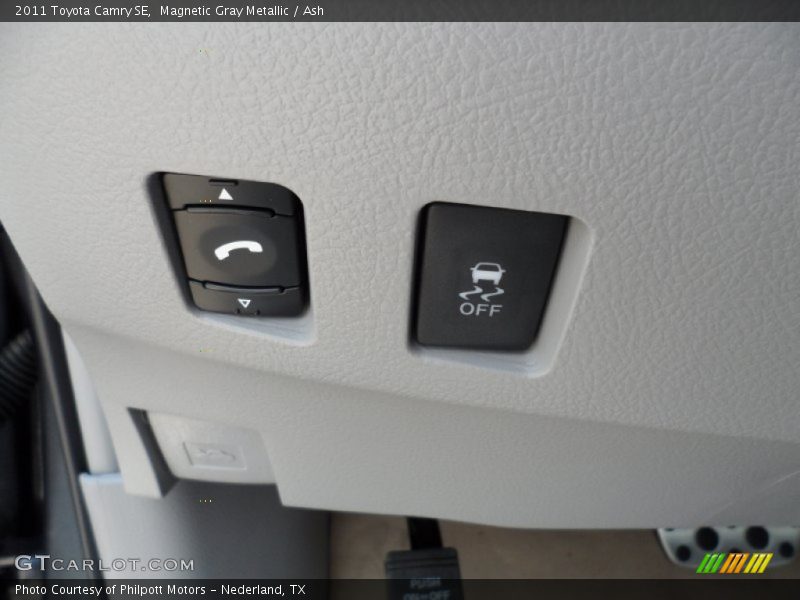 Magnetic Gray Metallic / Ash 2011 Toyota Camry SE