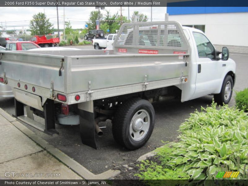 Oxford White / Medium Flint 2006 Ford F350 Super Duty XL Regular Cab Stake Truck