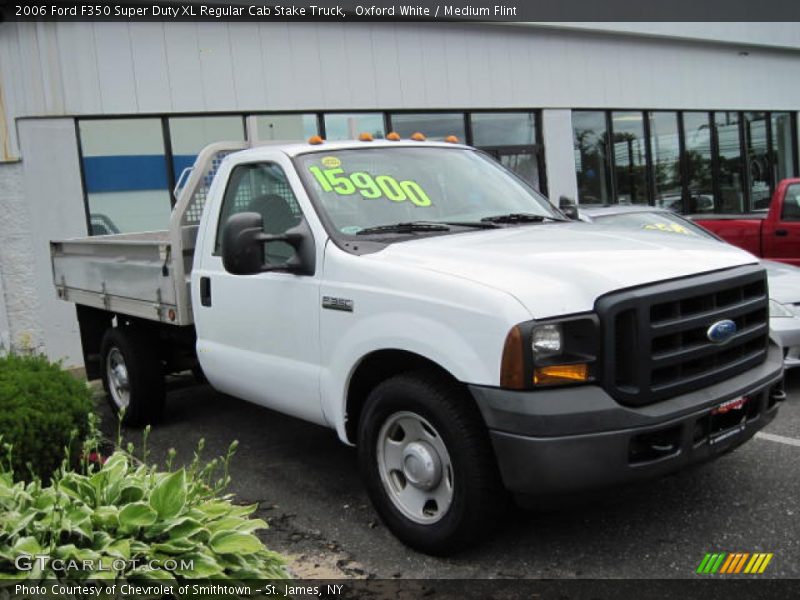 Oxford White / Medium Flint 2006 Ford F350 Super Duty XL Regular Cab Stake Truck