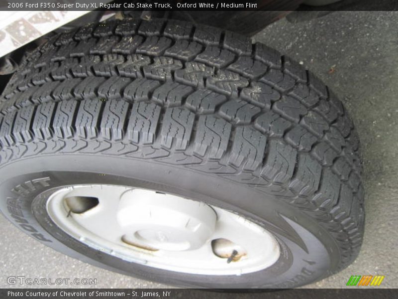 Oxford White / Medium Flint 2006 Ford F350 Super Duty XL Regular Cab Stake Truck