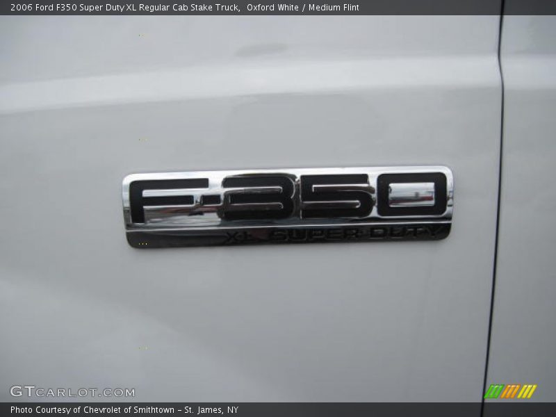 Oxford White / Medium Flint 2006 Ford F350 Super Duty XL Regular Cab Stake Truck
