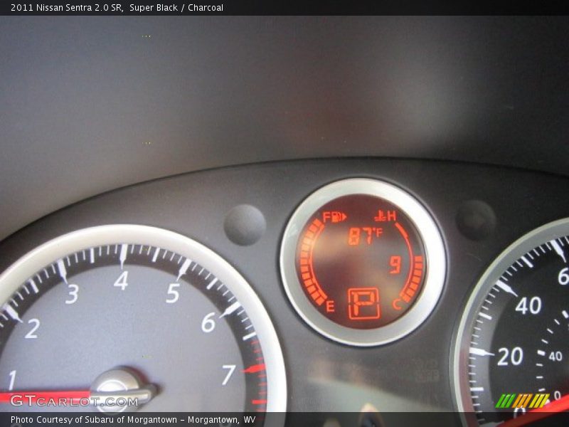 Super Black / Charcoal 2011 Nissan Sentra 2.0 SR