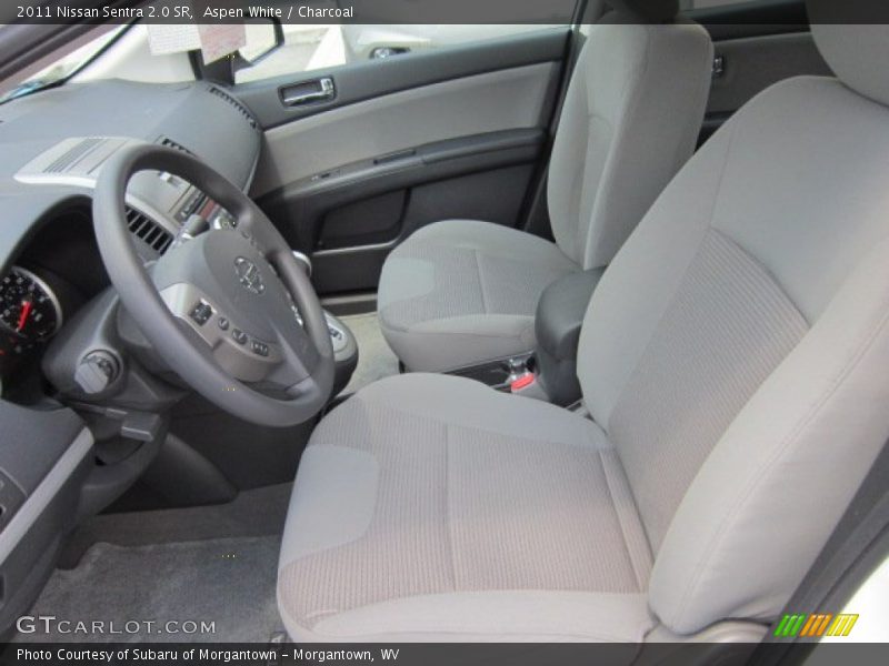 Aspen White / Charcoal 2011 Nissan Sentra 2.0 SR