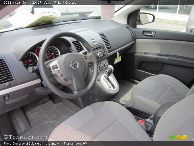 Aspen White / Charcoal 2011 Nissan Sentra 2.0 SR