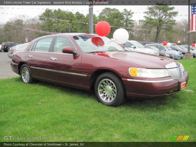 Autumn Red Metallic / Light Parchment 2000 Lincoln Town Car Signature